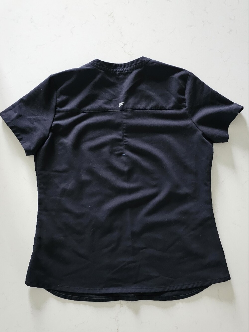 Fabletics Method 2 Pocket Scrub Top V Neck